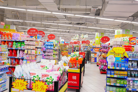 超市酒水區(qū) 零售百貨行業(yè)的銷售引擎與運營實踐